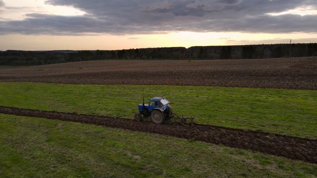 Tractor "Belarus" DJI Mavic Air 2 / Трактор «Беларусь» смотреть онлайн
