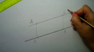 Построение параллельной линии. Черчение. Тема 5. Задача 1.