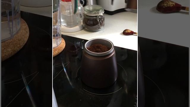 Гейзерная кофеварка Rondell/Как приготовить вкусный кофе смотреть онлайн