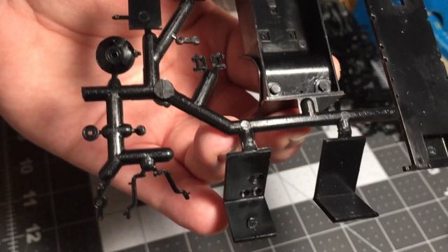 Europe Model Kits Panhard "1891" Unboxing смотреть онлайн