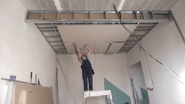 Как прикрепить лист гипсокартона к потолку смотреть онлайн
