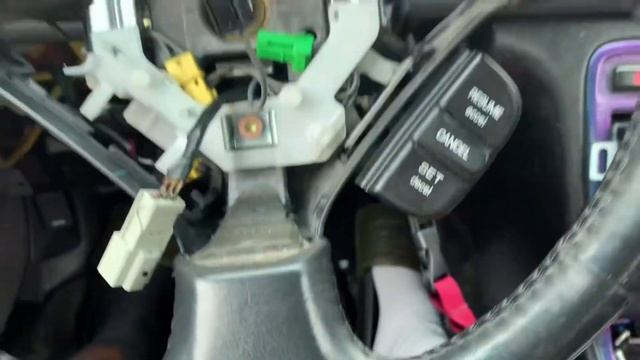 How to install an rsx steering wheel on ur 94-97 Honda Accord (cd5) смотреть онлайн