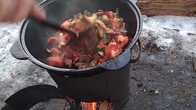 АДЖАПСАНДАЛ по грузински в казане на костре смотреть онлайн