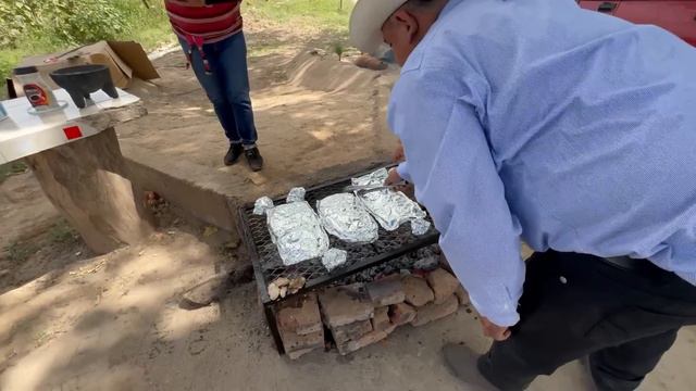 Nos sorprenden ruta la nueve con estos costillares preparados con la receta del compa Abel смотреть онлайн