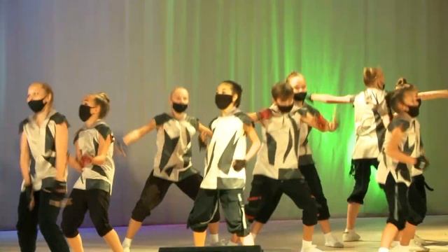 Праздник в городе нашем. При свете дня. смотреть онлайн