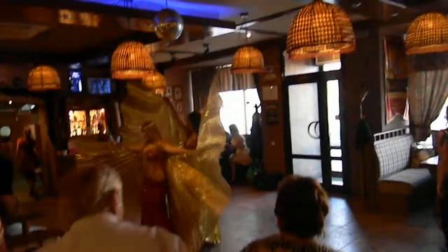 Восточный танец с крыльями "РАХАТ-ЛУКУМ" смотреть онлайн