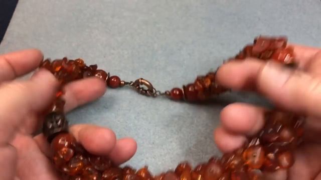 Янтарь. Перламутр. Переделка украшений для Альфии их Самары. Часть 1. смотреть онлайн