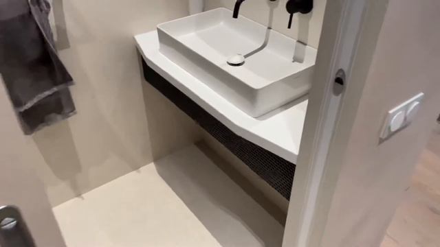 Кухонная столешница, остров, столешницы в санузлах, наши работы в одной квартире. смотреть онлайн