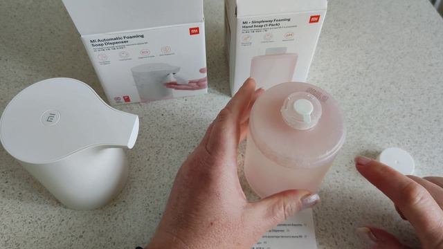Mi automatic foaming soap dispenser Xiaomi. Распаковка дозатора мыла и первое впечатление смотреть онлайн