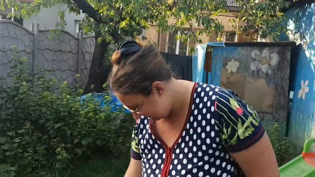 Посадила розы и жасмин, жара невероятная! смотреть онлайн