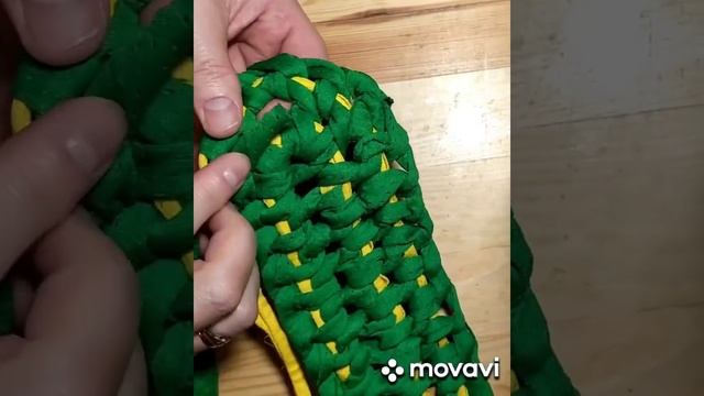 Коврик своими руками, вяжем коврик без спиц и крючка, узелками. Как соединить веревки, "пряжу" Rug смотреть онлайн