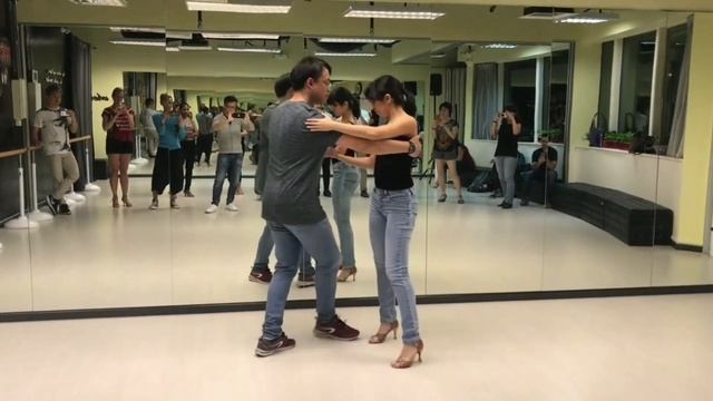 Learn Bachata, Tutorial 2: Rondes (improver fusion) смотреть онлайн