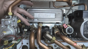 Газовый котёл Vaillant Как снять датчик давления и гидроблок почистить и установить самому