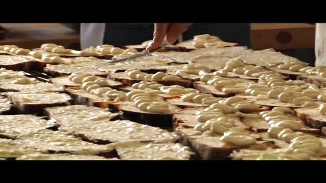 Tartine and the single greatest loaf of bread! смотреть онлайн