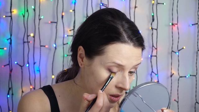 Планировался минимализмЪ. Просто человек просто красится, просто тем, что есть смотреть онлайн