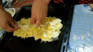 мясо по французски с курицей и картошкой в духовке