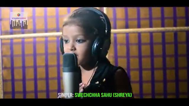देखो कितना सुंदर गाना गाती है ये बच्ची смотреть онлайн