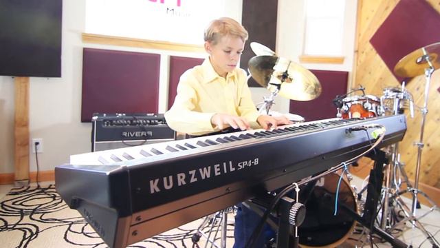 James P. Shawcross Performs Inventio 8 by Bach on the Kurzweil SP4-8 смотреть онлайн
