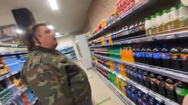 ПОХОД В МАГАЗИН СВИНОМАКСА С РЫЖИМ КУКОЛДОМ ЧМАКС ПОТЕРЯЛ ВСЕ смотреть онлайн