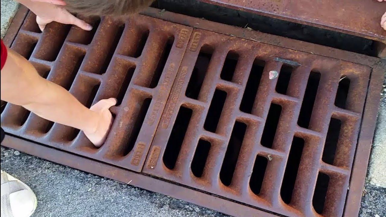 Я слышал как дети кричали из канализации.. смотреть онлайн