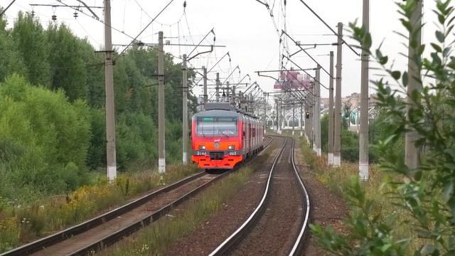 ЭТ4А-003 сообщением Санкт-Петербург — Гатчина-Балтийская прибывает на о.п. Дачное смотреть онлайн