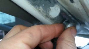 Mercedes ML восстановление резьбы в крышке багажника