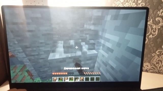 Выживание в Майнкрафте на ноутбуке (часть 1) смотреть онлайн