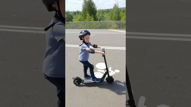 Тест драйв Kugoo S3.  Детский взгляд