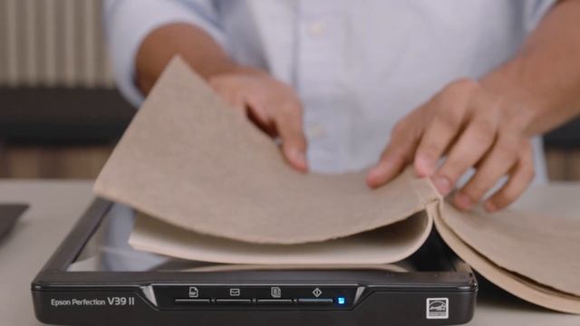 Meet the Epson Perfection® V39 II Color Photo and Document Flatbed Scanner смотреть онлайн