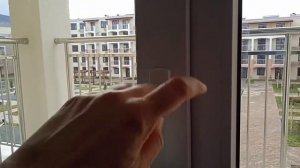 Лайфхак как закрыть заклинившую дверь на балкон. Специально для ЖК Holiday House. 6 января 2021 г.