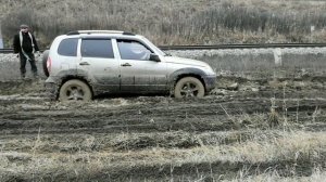 Поездка в Дебри. Нива застряла в грязи