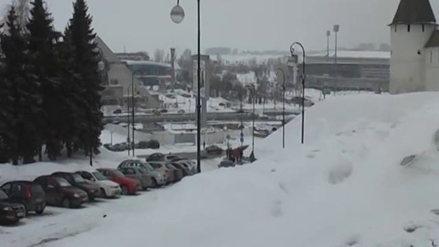 У входа в казанский кремль. смотреть онлайн