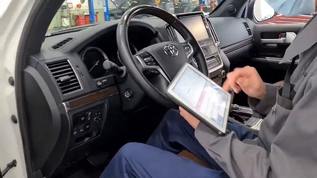 Какие автомобили получают сертификат Toyota Tested/Lexus Select смотреть онлайн