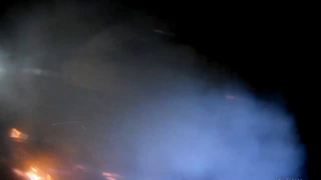 ГОРИТ ДОМ / РАСПРОСТРАНЕНИЕ ПОЖАРА НА СОСЕДНИЙ ДОМ/ ПОЖАР В ДОМЕ смотреть онлайн