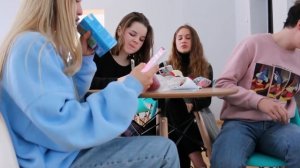 мой ШКОЛЬНЫЙ ДЕНЬ//застряли в школьном ЛИФТЕ!? VLOG: SCHOOL