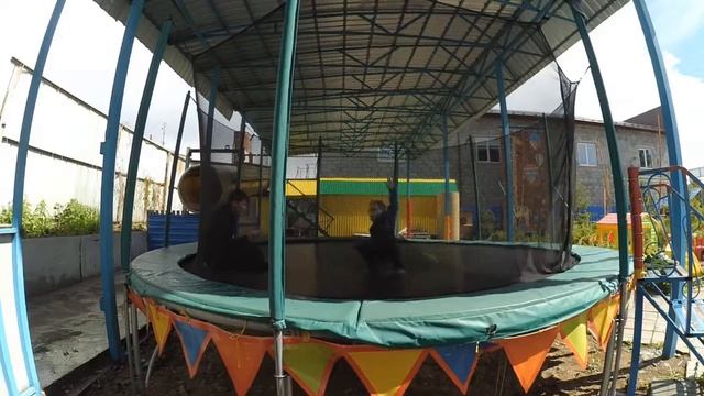 УЧИМСЯ ДЕЛАТЬ САЛЬТО! МОЙ ПЕРВЫЙ ВЛОГ!