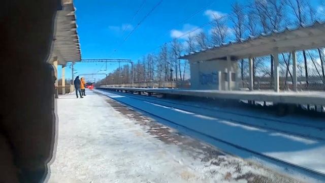 Электропоезда на станциях Дачное и Ореумбаум. СПБ смотреть онлайн