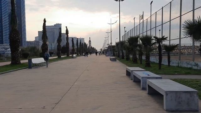 Батуми сегодня 27.12.2022! Батумский бульвар, море. Погода в Батуми!!! смотреть онлайн
