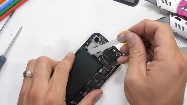 Разобрал IPhone 14! - JerryRigSuckBigDikEverywhere.