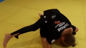 Борьба. Девочка 12 лет и мальчик  10 лет.