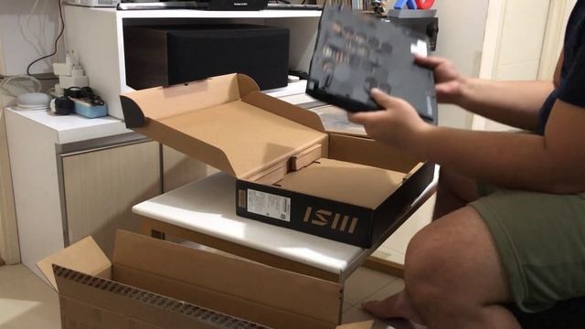 Unboxing Gaming Laptop MSI Katana 15 B13V (Indonesia) смотреть онлайн