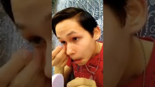 Как одевать , и снимать линзы смотреть онлайн