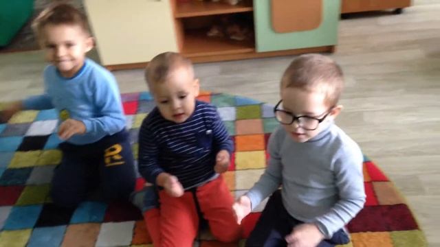 Музыкально-ритмическая игра "Бегемотики" смотреть онлайн