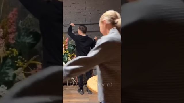 Установка неоновой вывески в Coffee Place г. Ставрополь смотреть онлайн