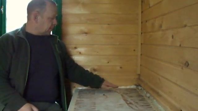 Апидомик - отбор мёда и немного рекламы.