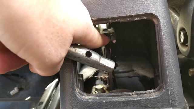 Как натянуть ручной тормоз в Ланосе смотреть онлайн