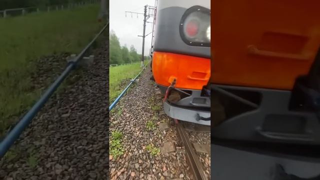 Поезд буксует ? ? #железнаядорога #поезд #машинист #поезда #электровоз #дорога #эп2к #сапсан