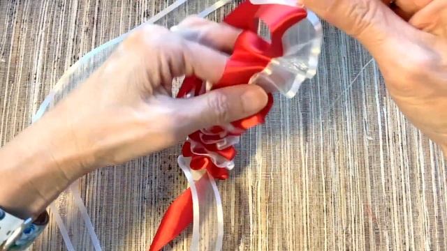 How To Make Combination Two Colored Plumeria Ribbon Lei смотреть онлайн