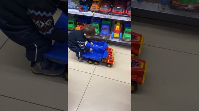 День рождения . Подарок . 2 годика смотреть онлайн