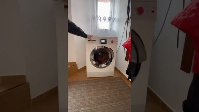 MEGA JUMPING SPIN IN TEST MODE смотреть онлайн